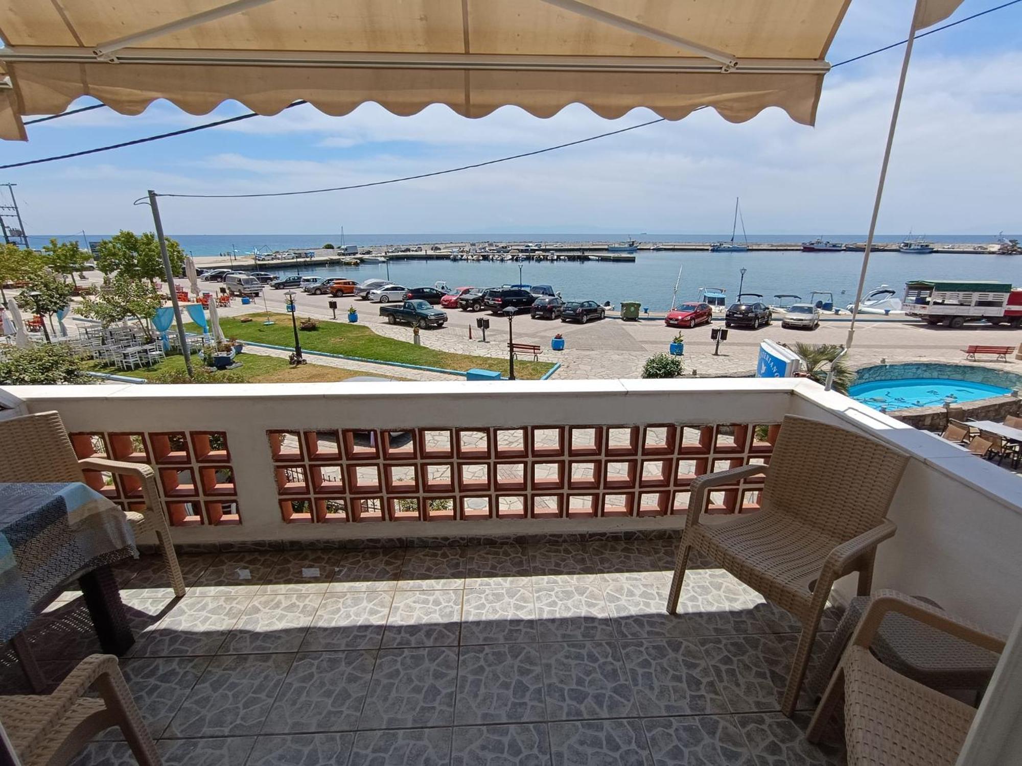 Peristerianos Apartments Nea Skioni Eksteriør billede