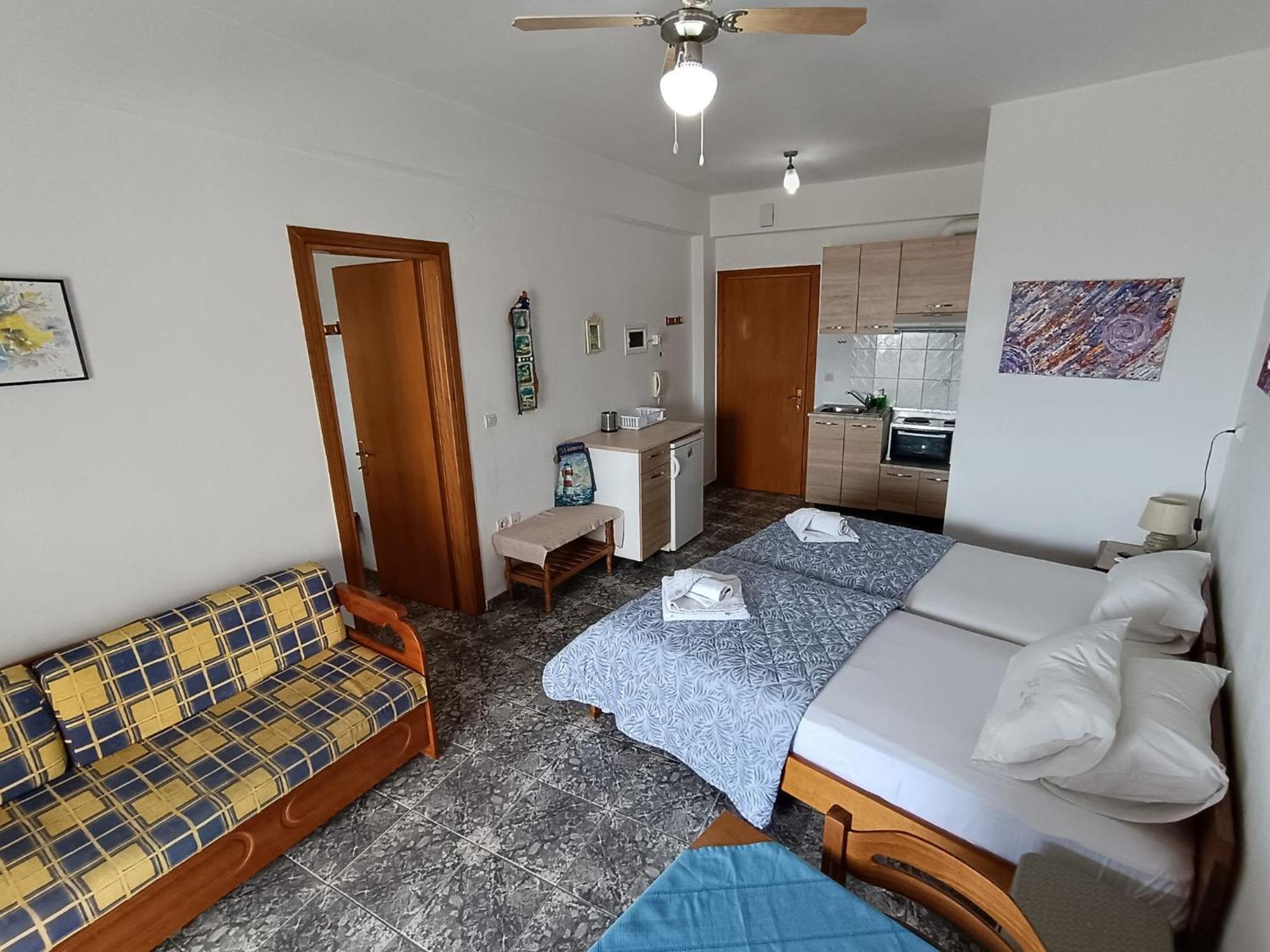 Peristerianos Apartments Nea Skioni Eksteriør billede